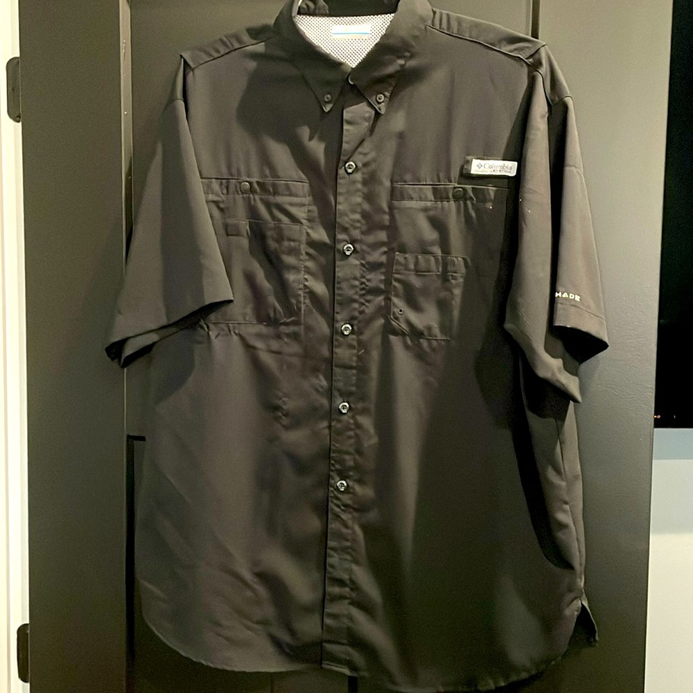 Columbia PFG button down short sleeve oxford.